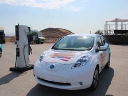  Nissan: LEAF Mobil Listrik Terlaris di Dunia