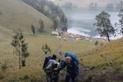 7 Gunung Paling Favorit di Indonesia