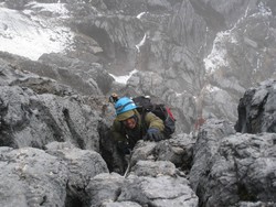 Suka Duka Para Pendaki Menggapai Puncak Carstensz