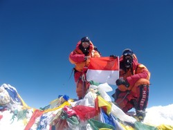 Menggapai Puncak Tertinggi Sedunia, Bagaimana Caranya?