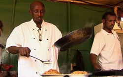 Chef Kelas Dunia Bantu Pemilik Restoran Somalia Paska Bom Bunuh Diri 