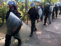 Polisi dan TNI Siaga di Lokasi Rusuh Jember