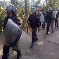 Aparat Polri dan TNI Patroli di Puger Jember untuk Cegah Bentrok Susulan