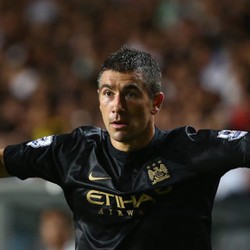 Kolarov Memang Belum Mau Tinggalkan City