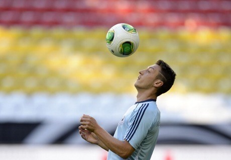Sunderland Bertekad Rusak Laga Debut Oezil