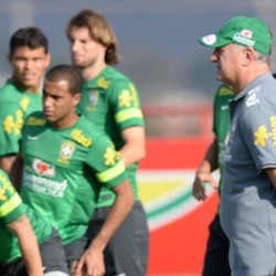 Scolari Akan Dibikin Pusing Saat Tentukan Skuat Piala Dunia