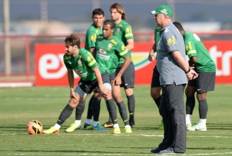 Scolari Akan Dibikin Pusing Saat Tentukan Skuat Piala Dunia