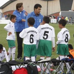 Ingar-Bingar Sepakbola Indonesia yang Lebih Merdu