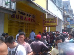 Perampok Bersenjata Api Satroni Toko Emas di Medan