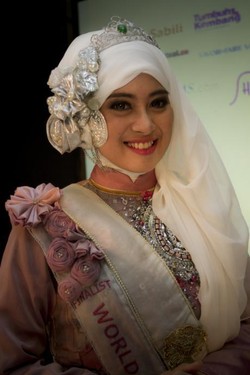 Pagi Miss Universe, Malam Miss Muslimah