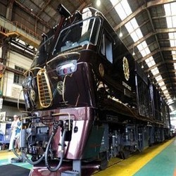 Mau Berduaan di Kereta Mewah Ini, Cukup Bayar Rp 110 Juta