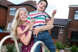 Kelainan Langka dan Tak Bisa Kenali Makanan, Bocah Ini Hobi Makan Lumut