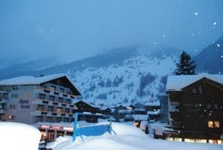 Terjebak Badai Salju di Alpen, Ngeri!