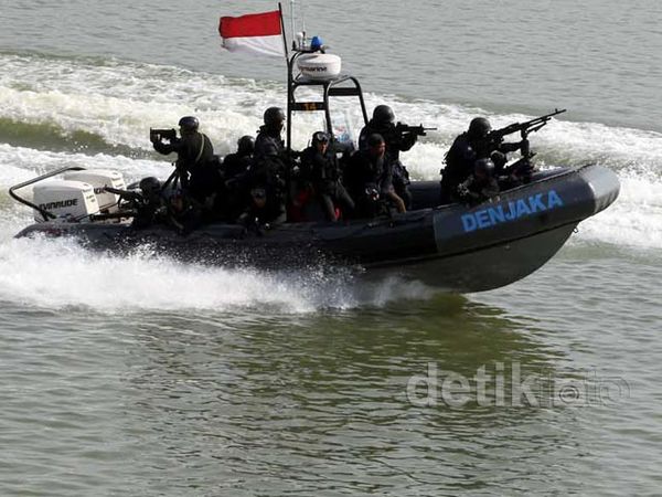 TNI Unjuk Kemampuan Melumpuhkan Teroris