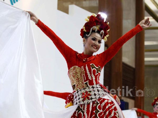 Tarian Tradisional Buka Garuda Indonesia Travel Fair