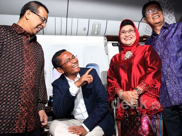 Dahlan Iskan Buka Garuda Indonesia Travel Fair