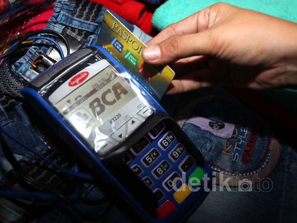 BCA Permudah Transaksi di Pasar Tanah Abang BCA Permudah Transaksi di Pasar Tanah Abang