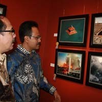 Foto Keganasan Lumpur Lapindo Bidikan Pak Kades Jadi Jawara