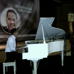 Gita Wirjawan Bius Para Mahasiswa Unpad dengan Kopi Dangdut