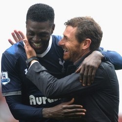 Adebayor Punya Kans Balik ke Skuat Utama Spurs