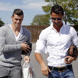Bale Tak Sabar Main Bareng Ronaldo