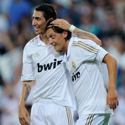 Terkait Kompetisi Internal di Madrid, Zidane Bandingkan Oezil dengan Di Maria