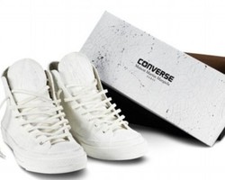 Converse X Maison Martin Margiela Rilis Sepatu yang Bisa Berubah Warna