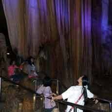 Panorama Surgawi Perut Bumi Gua Gong