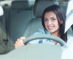 Riset: Wanita Lebih Sering Kecelakaan daripada Pria Saat Mengendarai Mobil