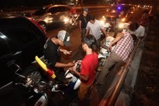 Polisi Razia ABG yang Nongkrong di Fly Over Kalibata