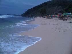 Perjuangan Menemukan Pantai Indah di Gunungkidul