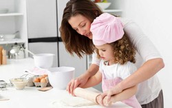 Yuk, Ajak si Kecil Belajar Sambil Bikin Kue!