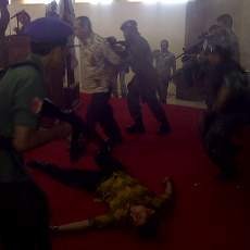 Alumni Menwa Latihan Lumpuhkan Peneror