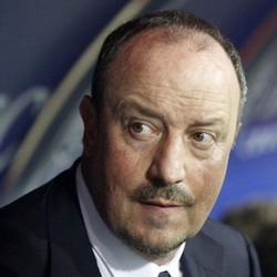 Napoli Puncaki Klasemen, Benitez Tetap Kalem