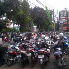 Ratusan Orang Layat Alm Habib Munzir, Lalin Kalibata-Pancoran Ramai