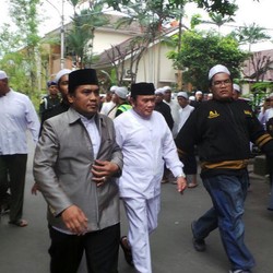 Melayat Habib Munzir, Rhoma Irama Teteskan Air Mata