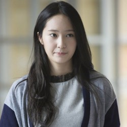 Krystal f(x) Perankan Lee Bona di Drama Heirs