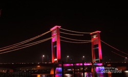 Indahnya Jembatan Ampera dan Pulau Kemaro
