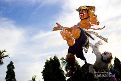 Kerennya Raksasa di Parade Ogoh-Ogoh Bali