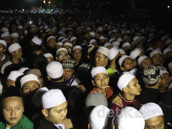 Ribuan Pelayat Datangi Rumah Duka Almarhum Habib Munzir