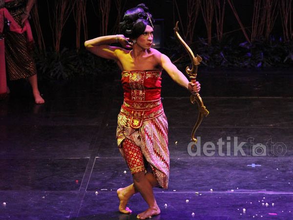 Aksi Aming Jadi Dewi Amingwati