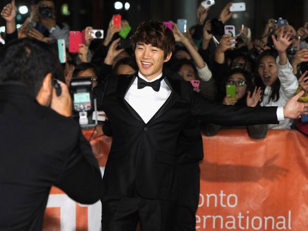 Junho 2PM Eksis di Festival Film Toronto