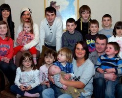  Belum Setahun Melahirkan, Wanita Ini Sudah Hamil Lagi Anak ke-17