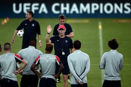 Les Parisiens Fokus ke Diri Sendiri