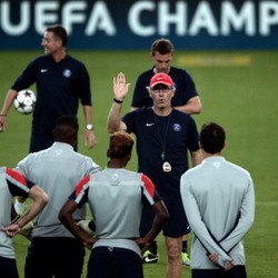 Les Parisiens Fokus ke Diri Sendiri