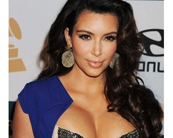 Ini Bukti-bukti Kim Kardashian Pernah Operasi Plastik