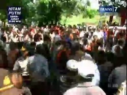 Massa Ormas Rusak Pengadilan