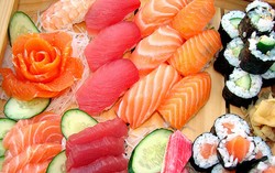  Mau Meracik Sushi Sendiri? Siapkan Bahan-bahan Ini!