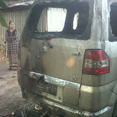Mobil APV Milik Anggota BPD Situbondo Dibakar Orang Tak Dikenal