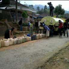 Kekeringan, Warga Wonorejo Digerojok Air Bersih